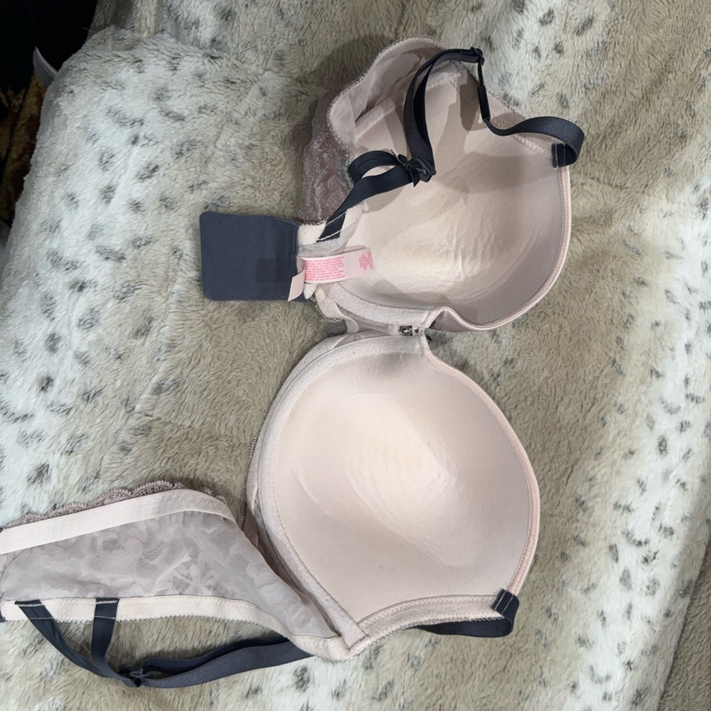 Victoria's Secret Silver and Pink Lace Bra - Picture 5 of 5